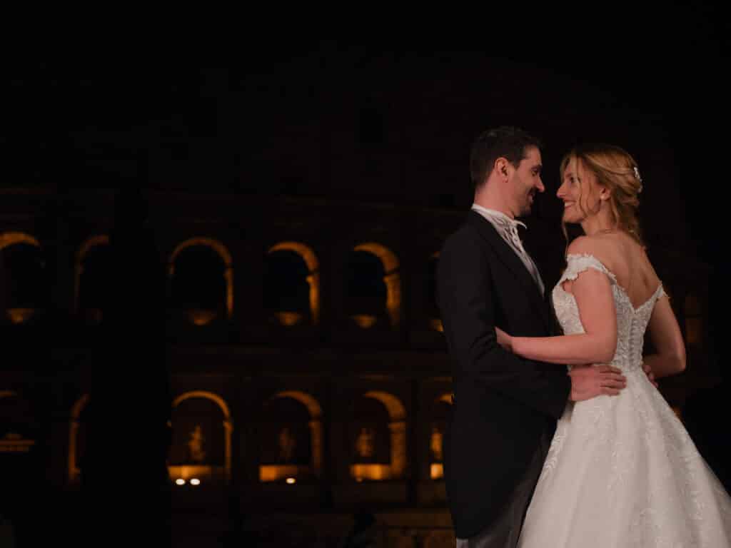 Preboda en el Coliseo de Roma