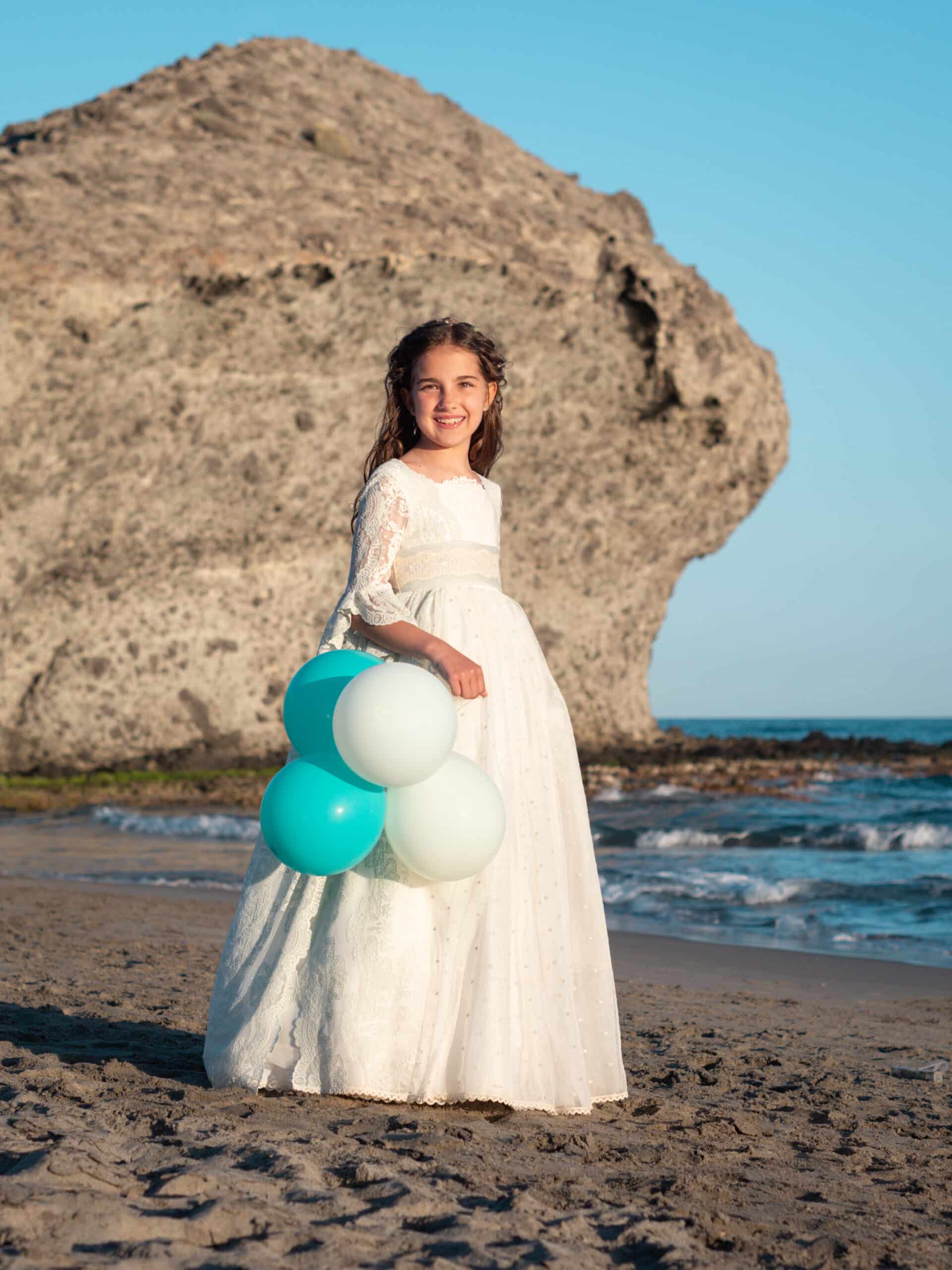 Retrato de una niña en su primera comunión en Almería.